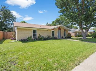 1014 Rockledge Dr, Garland, TX 75043