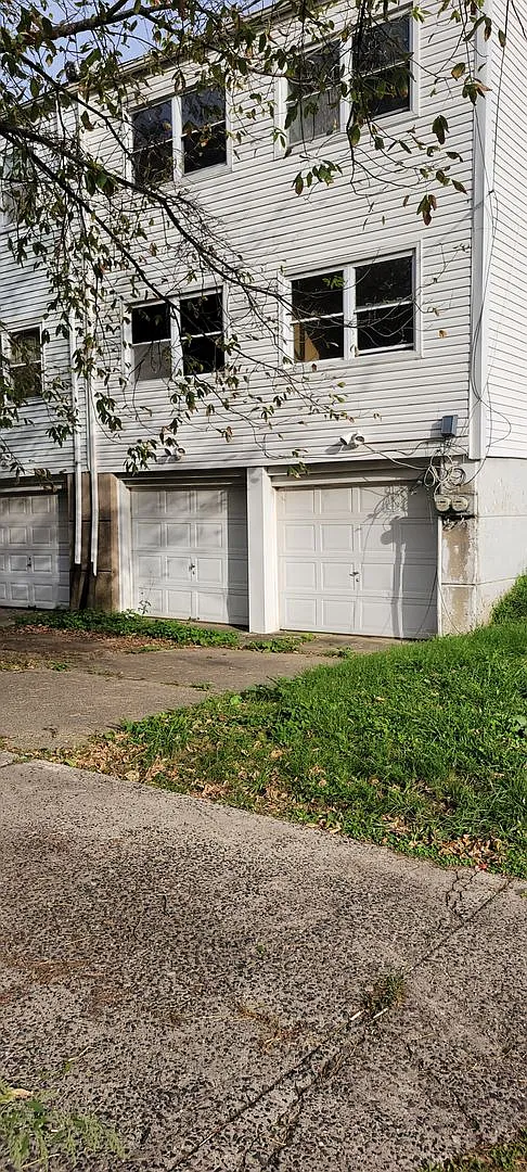 8800 Cottage St. — Photo 2
