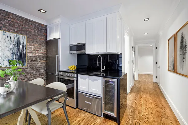 Rented by R New York | media 30