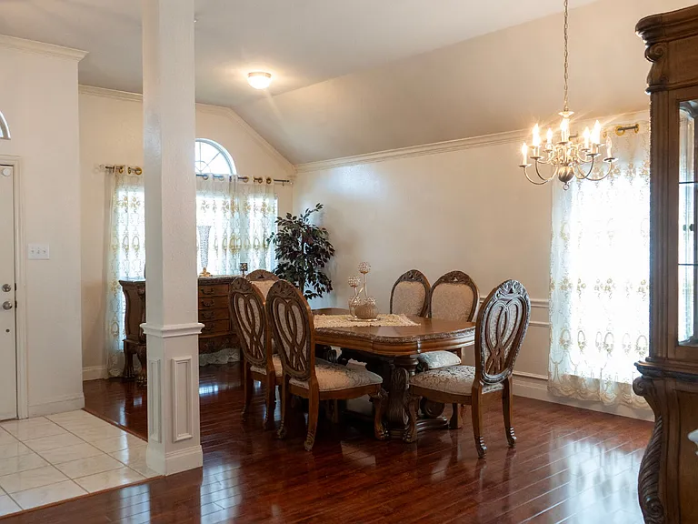 2502 Morningstar Ln — Photo 2