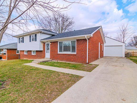 2nd image of 1757 Gleneagles Dr