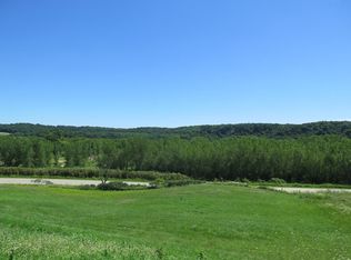 Iawinn Rd, Decorah, IA 52101