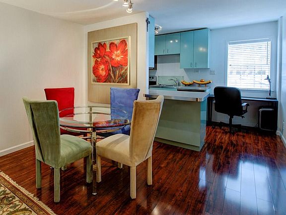 5th image of 300 Crockett St APT 102