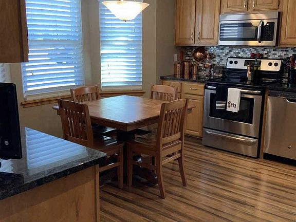 5th image of 3924 SW 43rd St