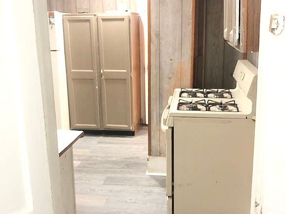 5th image of 5088 Yemans St