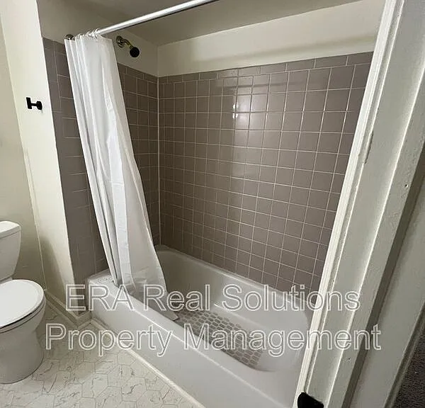 7875 Reading Rd #2 — Photo 7