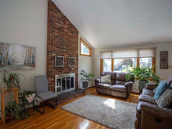 4th image of 6 Woodland Ave