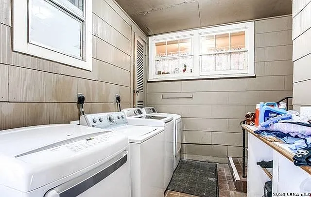 511 Exeter Rd — Photo 14