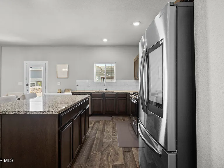 12245 Desert Pine Ave — Photo 28