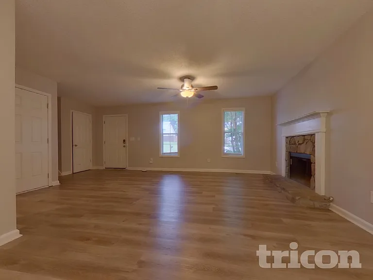 104 Ivy Trace Ln — Photo 3