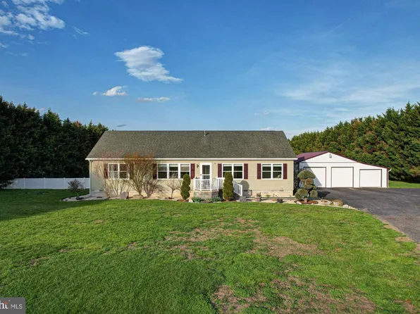 562 Black Swamp Rd, Felton, DE 19943