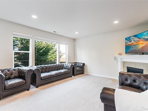 2nd image of 4923 40th St NE