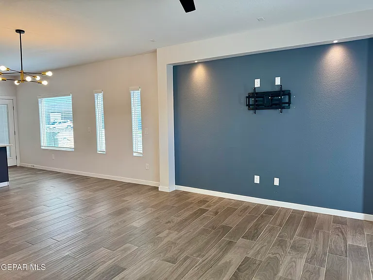 12725 Don Norte St — Photo 4