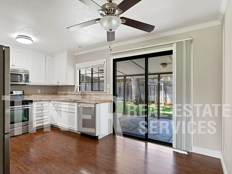 8950 Salmon Falls Dr — Photo 8