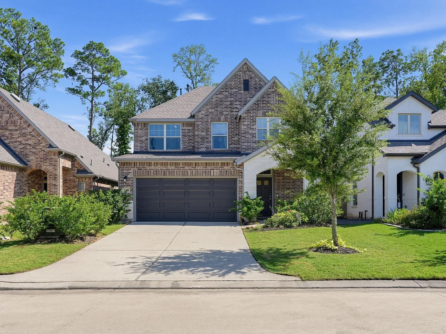 4 bed, 2.5 bath, 2432 sqft, $3,100 — Photo 2
