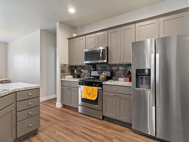 912 Birchton Loop — Photo 10