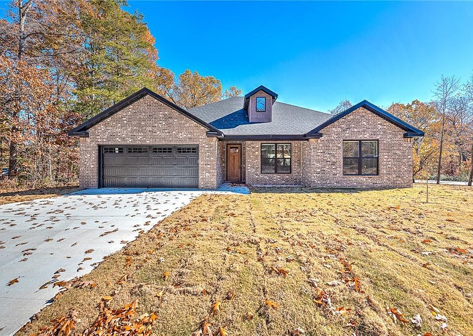 1st image of 18 Islay Cir