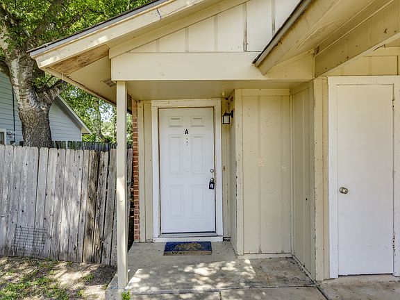 3rd image of 6900 Branchwood Dr #A