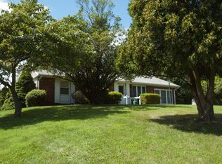 15 Highfields Rd, Clinton, NJ 08809