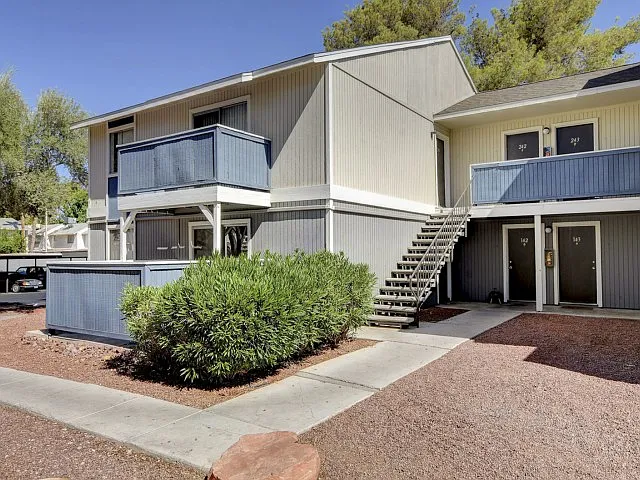 Paradise Square | Apartments For Rent in Las Vegas