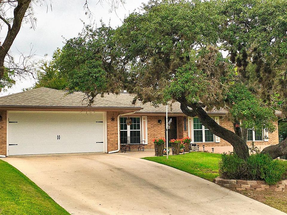 1st image of 216 Spanish Oak Ln W