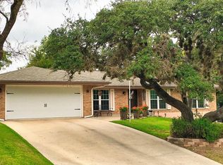 216 Spanish Oak Ln W, Kerrville, TX 78028