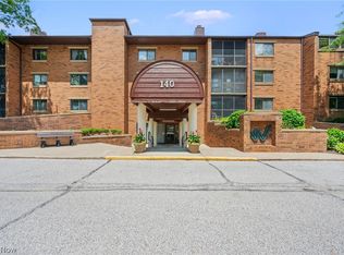 140 Fox Hollow Dr APT 203C, Mayfield Heights, OH 44124