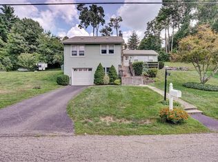 14 Forest Ln, Yorktown Heights, NY 10598