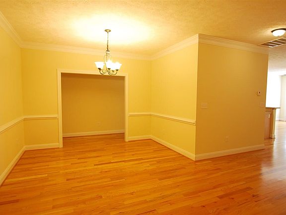 3rd image of 32 Brown Stone Dr