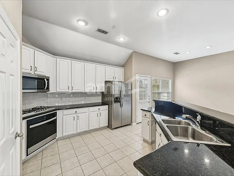 5 Paddock Pines Pl — Photo 3