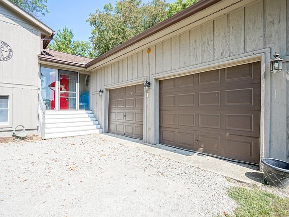 2nd image of 15870 E Lake Shore Dr N