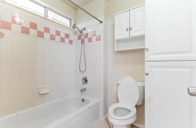 1304 Tyler Ct — Photo 33