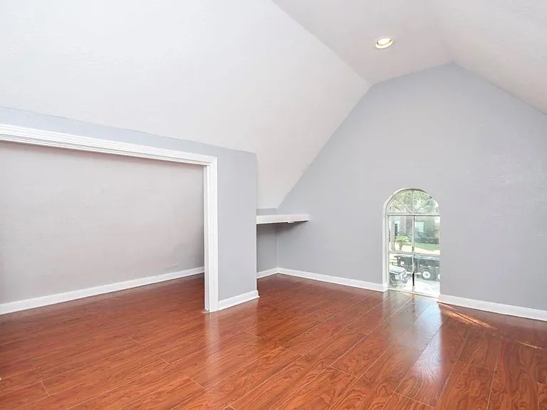 18522 Autumn Park Dr — Photo 12