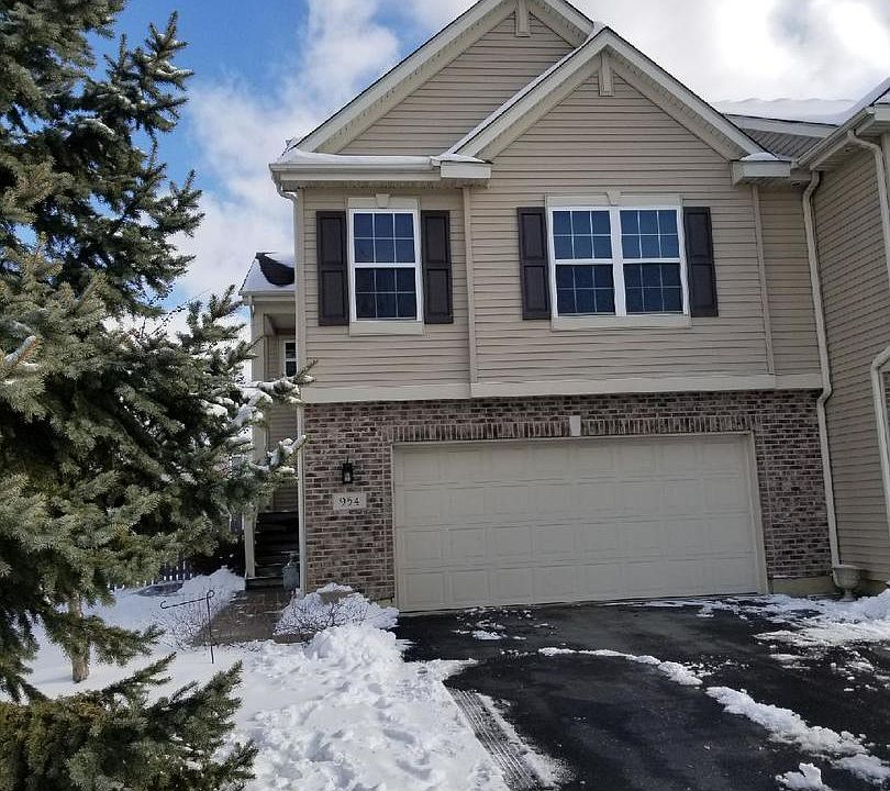 2nd image of 954 Saddle Ridge Dr