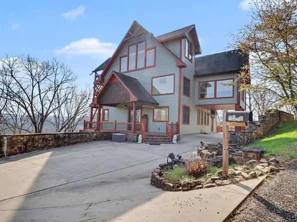 1613 Clark Dr, Hiawassee, GA 30546