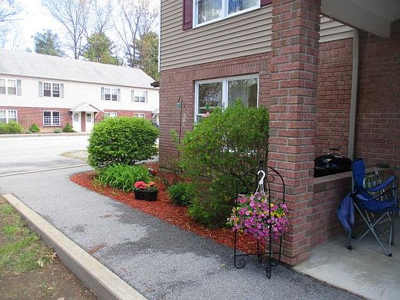 3rd image of 804 Forest Ln