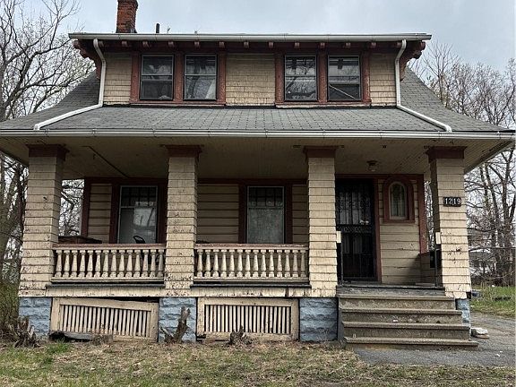 2nd image of 1219 Bender Ave