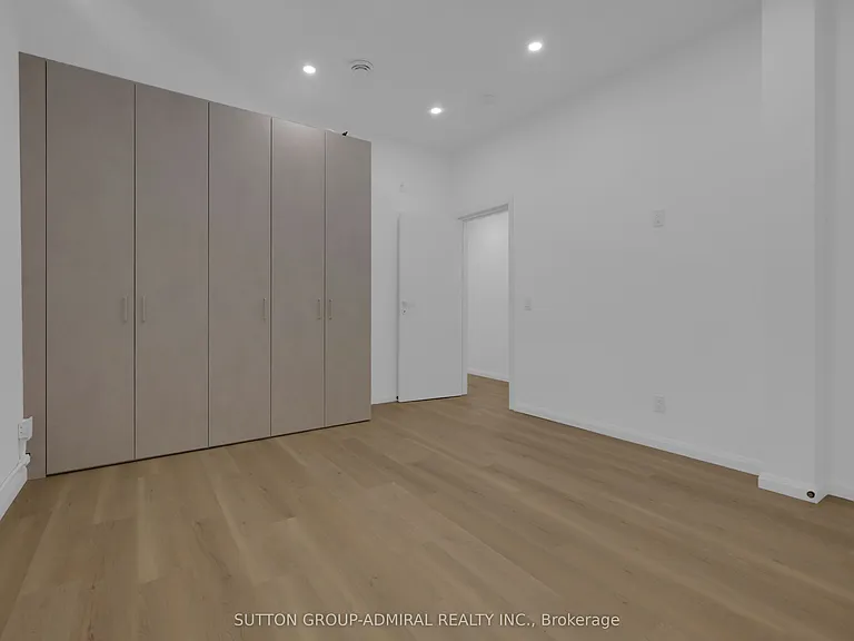647 College St #102 — Photo 25