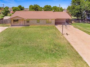 211 E 1st St, Duke, OK 73532