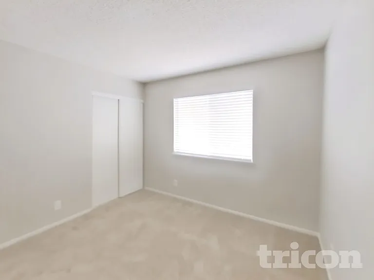 1833 Ridgefield Dr — Photo 12