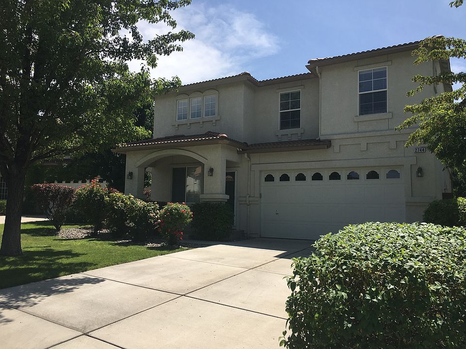 1st image of 2744 Cintoia Dr