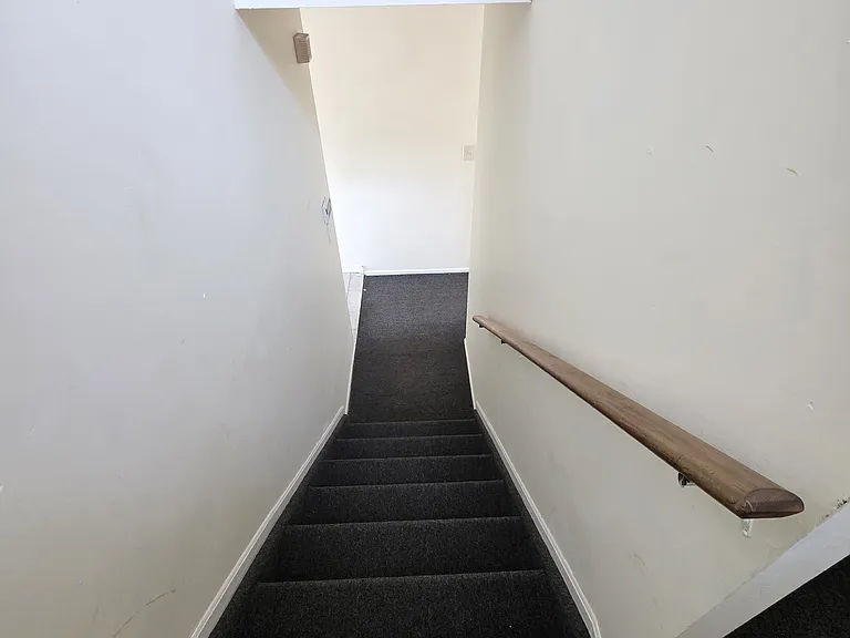 Metcalfe St — Photo 44