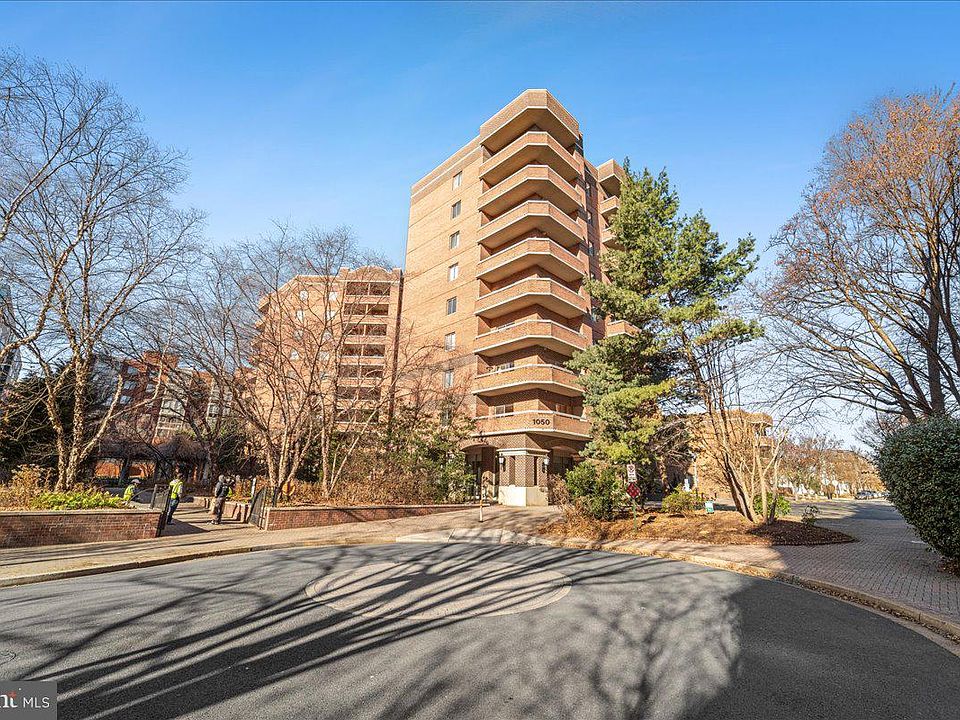 1st image of 1050 N Stuart St APT 325