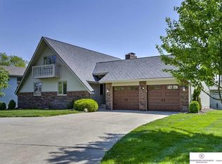 137 Ginger Cove Rd, Valley, NE 68064