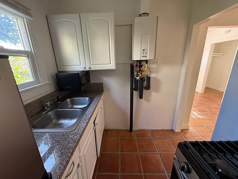 407 Loma Dr #411-4/5 — Photo 12