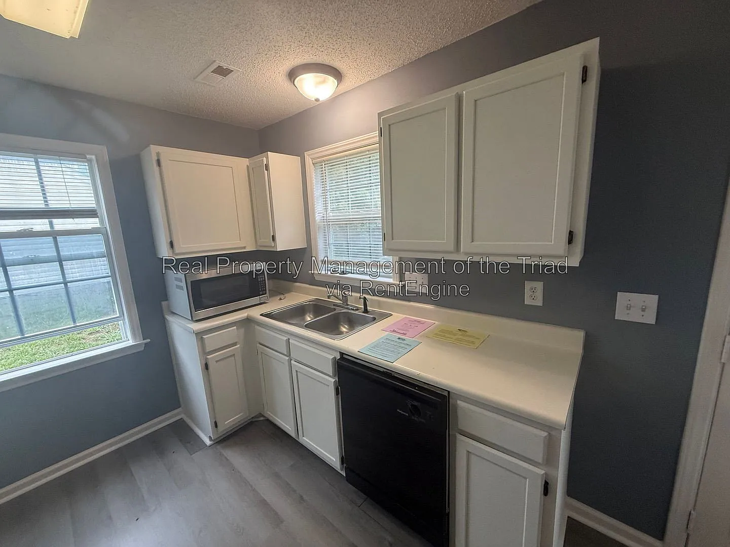 3 bed, 2.0 bath, 1212 sqft, $1,695 — Photo 2