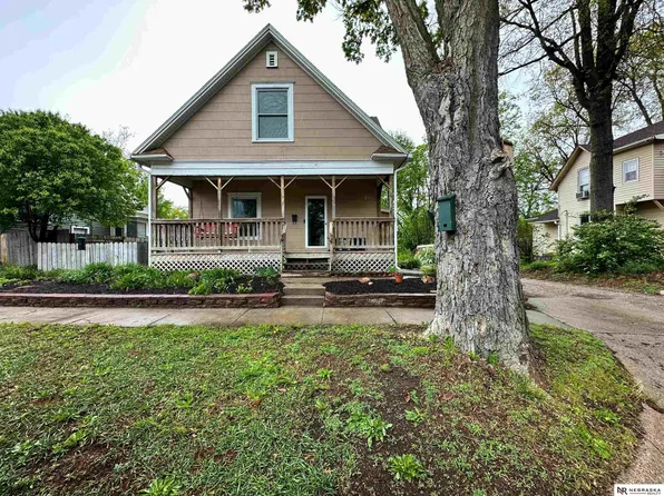 225 N 32nd St, Lincoln, NE 68503