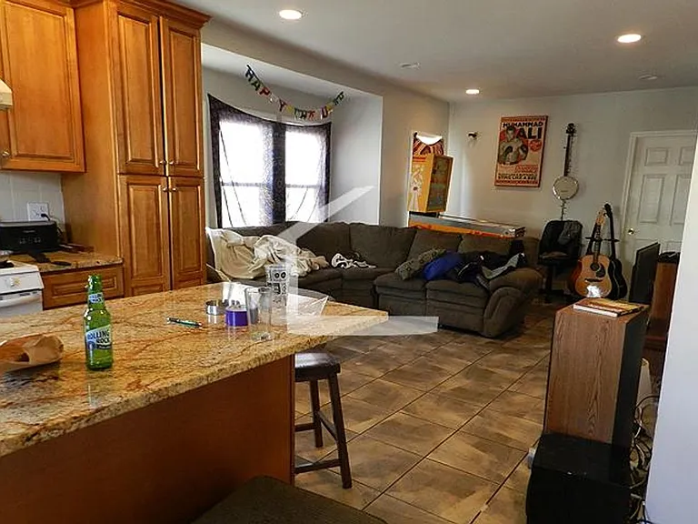 32 Long Ave #32 — Photo 3