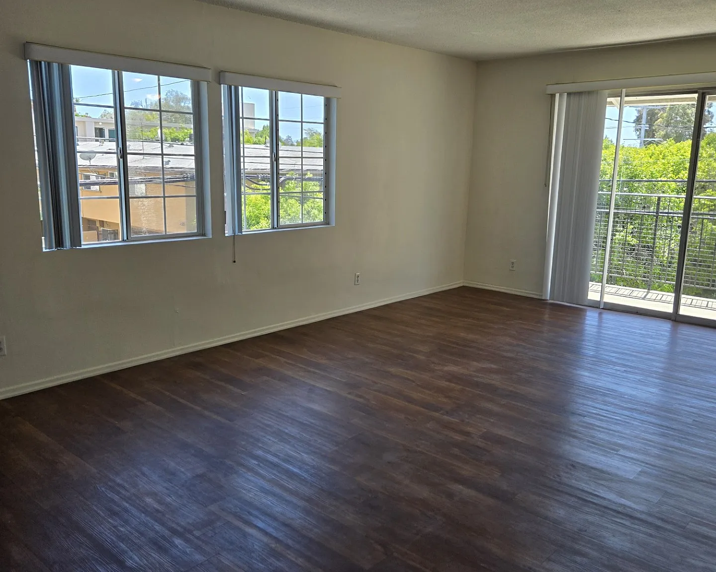 2 bed, 900 sqft, $3,250 — Photo 2