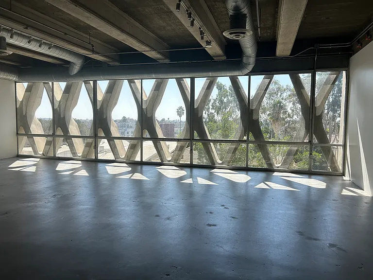 2404 Wilshire Blvd #5C — Photo 1